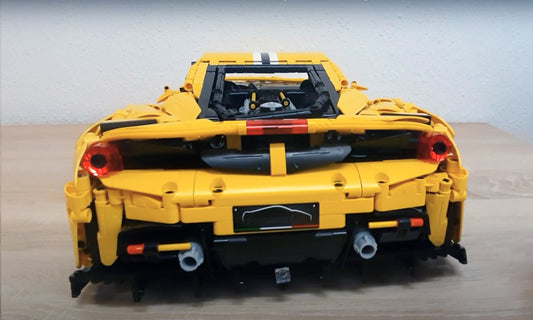 Mô Hình TECHNIC CADA Ferrari 488 Pista tỉ lệ 1:8 3842 PCS