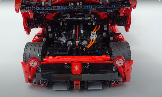 Mô Hình TECHNIC CaDA Master La Ferrari C61505W Viva Hypercar Ferrari tỉ lệ 1:8 4739 PCS